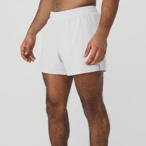 Alo 5” Adapt Shorts (Titanium)